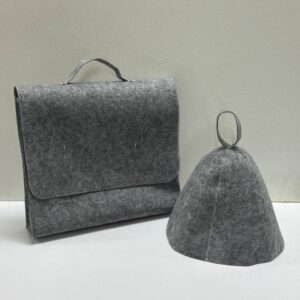 Банная сумка с шапкой в комплекте.